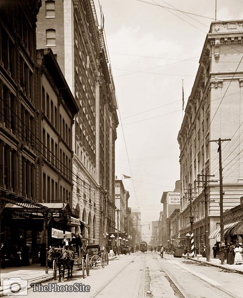 Fourth St., Louisville, Kentucky 1900's - Click Image to Close