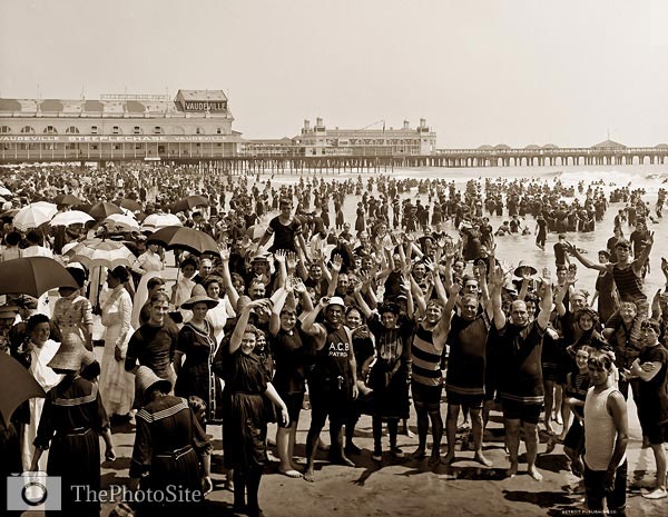 Atlantic City Beach, Steeplechase Pier, tourists, New Jersey - Click Image to Close