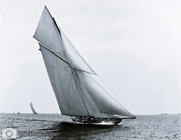 Columbia (Sloop) yacht, 1899 - Click Image to Close