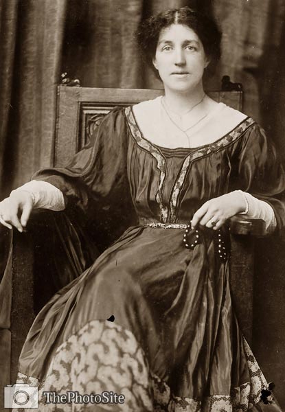 May Morris English artisan, embroidery and socialist - Click Image to Close