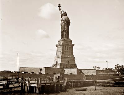 New York - Statue of Liberty - N.Y. Harbor